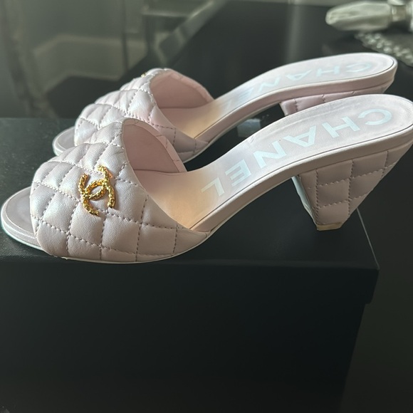 Chanel light pink  Mules 37.5 - Picture 7 of 8